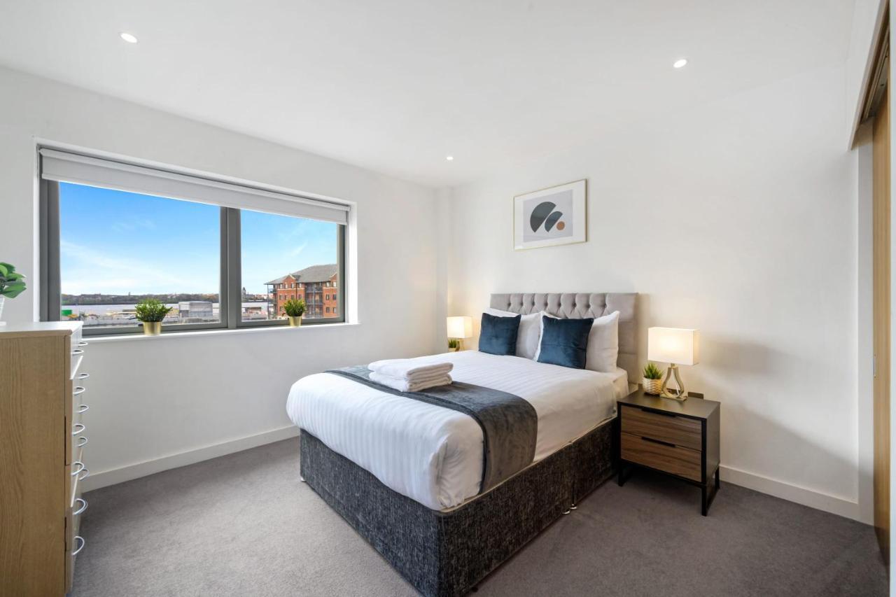 Host & Stay - Waterfront View Liverpool Buitenkant foto