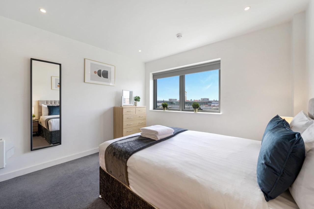 Host & Stay - Waterfront View Liverpool Buitenkant foto