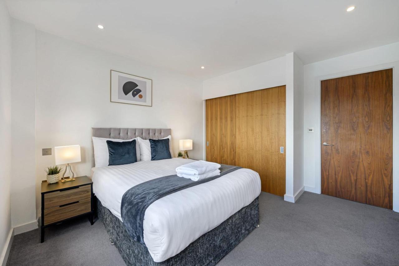 Host & Stay - Waterfront View Liverpool Buitenkant foto