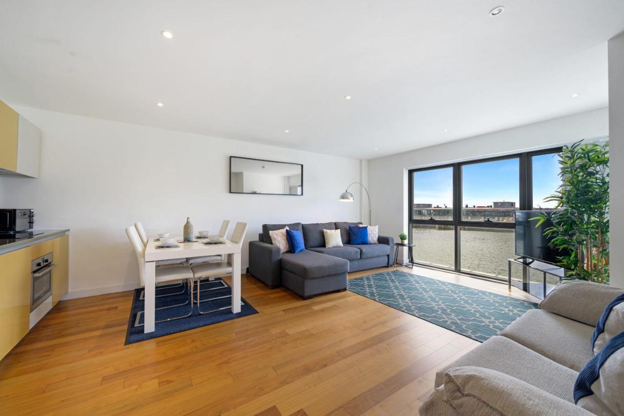 Host & Stay - Waterfront View Liverpool Buitenkant foto